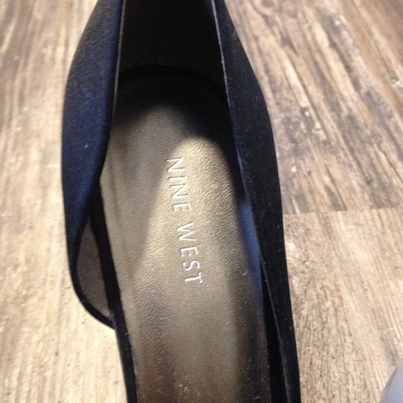 ❤️ 3 for $10! Nine West satin jeweled heels - Picture 6 of 7